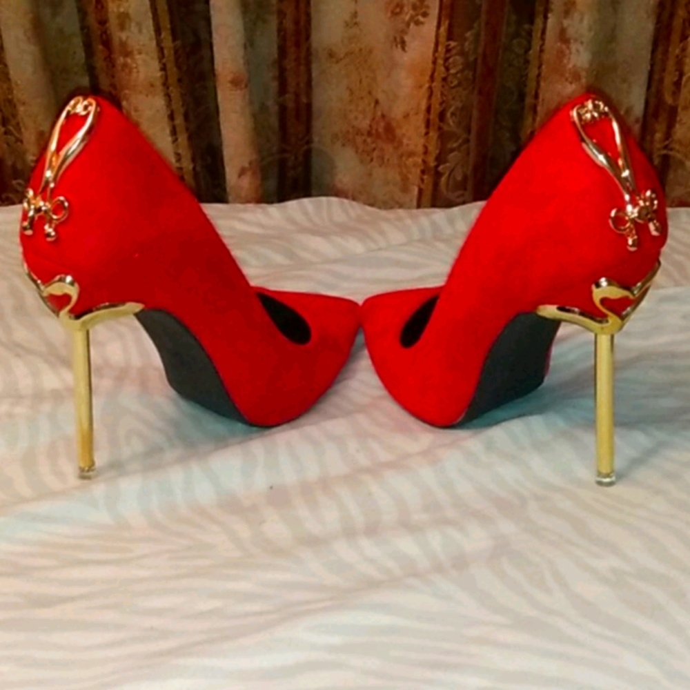 Royale Red Heels